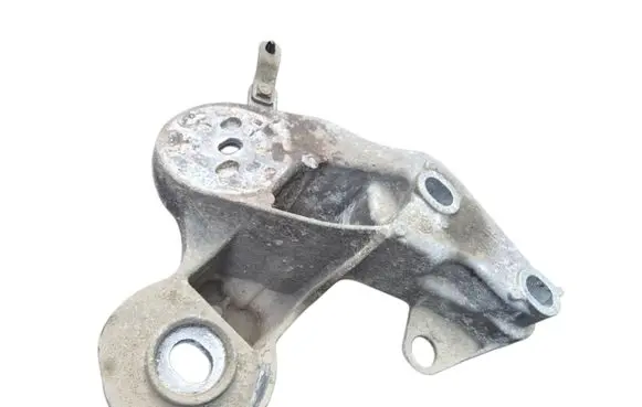 Audi A6 S6 C6 4F Engine mounting bracket 4F0199352M