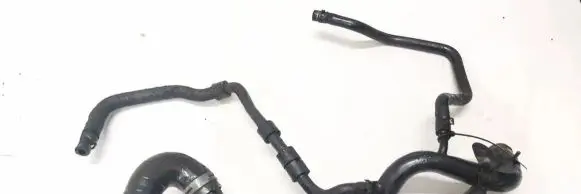 Volkswagen PASSAT B5.5 Engine coolant pipe/hose