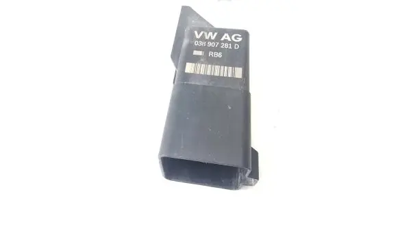 Volkswagen Polo V 6R Glow plug pre-heat relay 038907281D