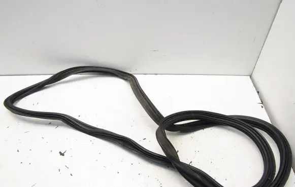 Jeep Cherokee Trunk rubber seal (body) 124020