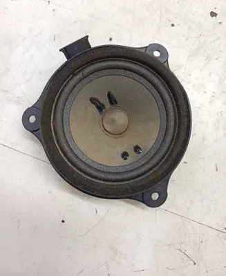 Audi A6 S6 C6 4F Front door speaker