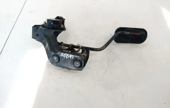 Toyota Avensis Verso Accelerator throttle pedal