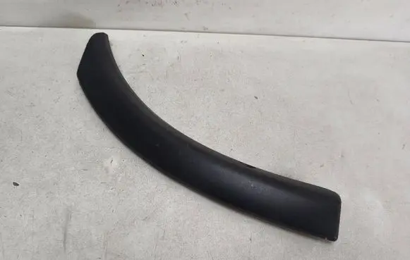 Mitsubishi Outlander Rear arch trim 7407A318