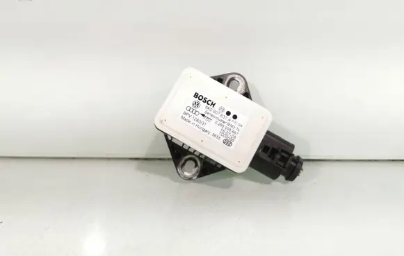 Audi A4 S4 B8 8K ESP acceleration yaw rate sensor 8K0907637A