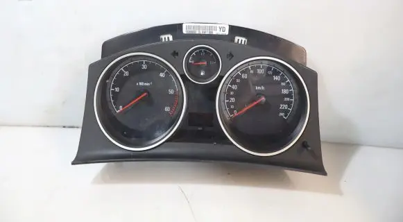 Opel Astra H Clock 