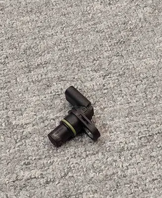 Volkswagen Golf VII Camshaft position sensor 04C907601A