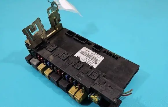 Mercedes-Benz C W203 Fuse box set 5DK008485-40 IMPRK1478501