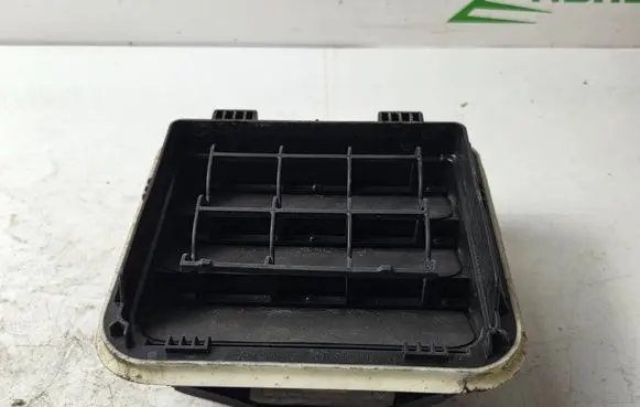Hyundai Ioniq Quarter panel pressure vent 81384548