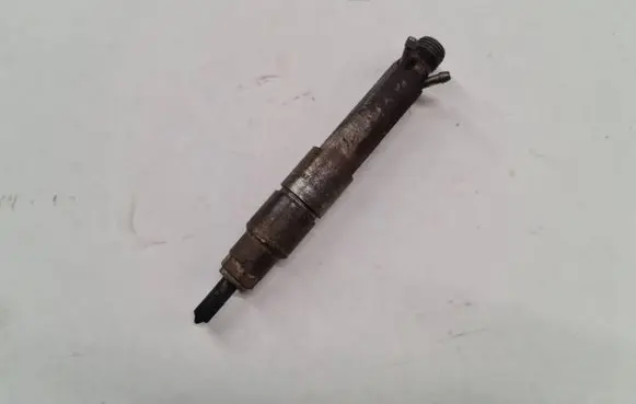 Volkswagen Golf IV Fuel injector 028130202P 0432193696