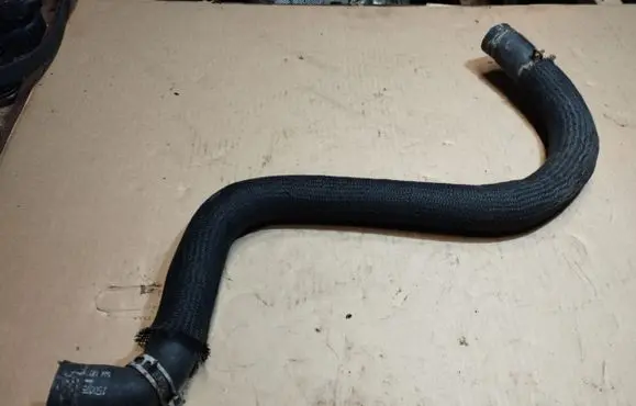Chevrolet Tahoe Engine coolant pipe/hose