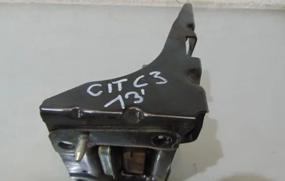 Citroen C3 Gearbox mounting bracket