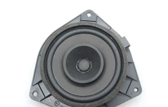 Toyota Avensis T250 Rear door speaker