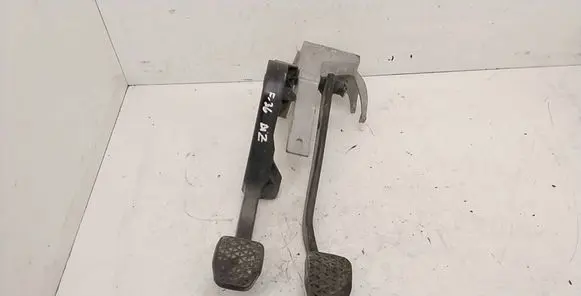 BMW 3 E36 Pedal assembly 1161963