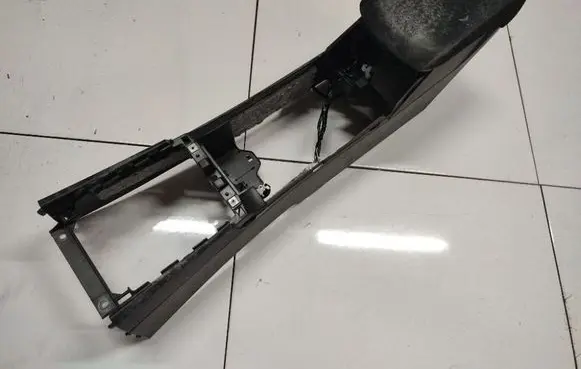 Mitsubishi Lancer X Center console 3H418011A223