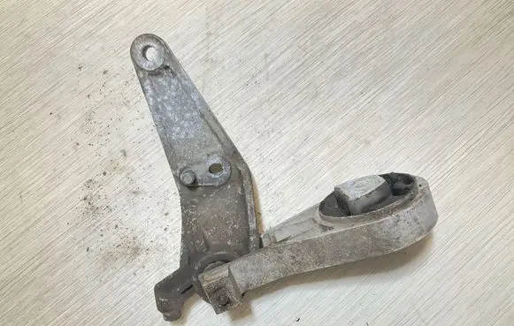 Opel Corsa D Gearbox mount 55703434
