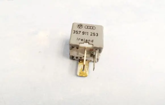 Volkswagen Golf IV Other relay 357911253