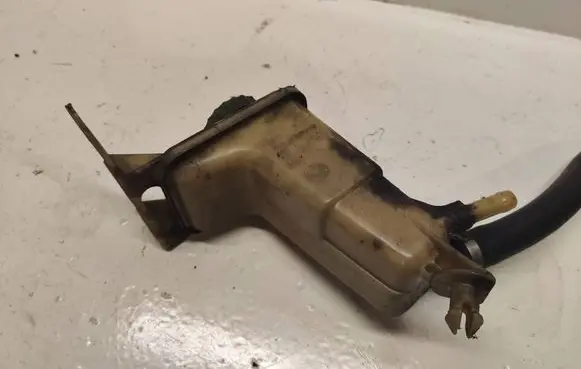 Audi A4 S4 B5 8D Power steering fluid tank/reservoir 8D0422373C