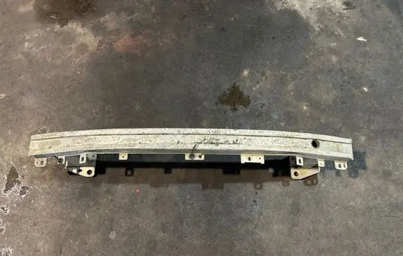 Renault Megane III Front bumper cross member