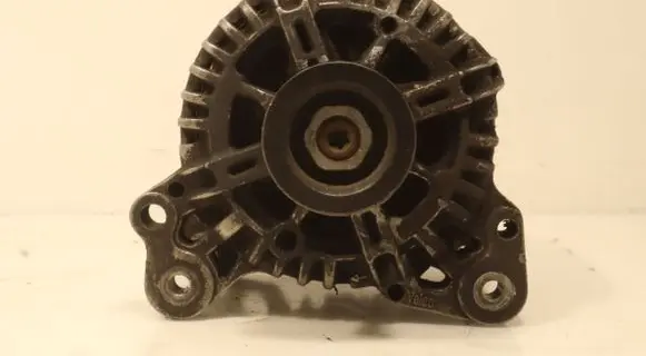 Volkswagen Golf V Generator/alternator 03C903023B