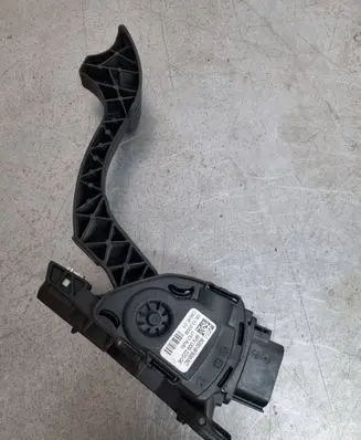 Ford Mondeo MK IV Accelerator throttle pedal 6G929F836NC