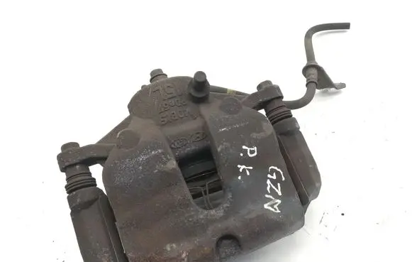 Hyundai i30 Front brake caliper 