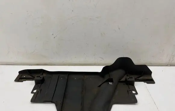 Mercedes-Benz CLA C118 X118 Center/middle under tray cover A2473522600