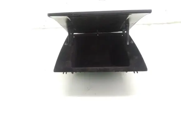 Volkswagen Touran I Glove box