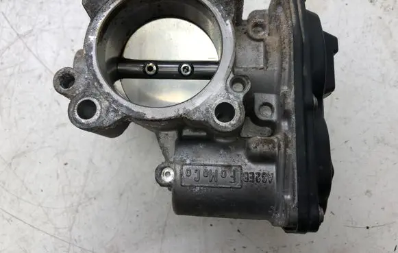 Ford Mondeo MK V Throttle valve 50989002