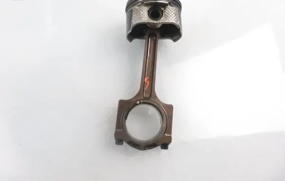 Mazda 6 Piston with connecting rod 