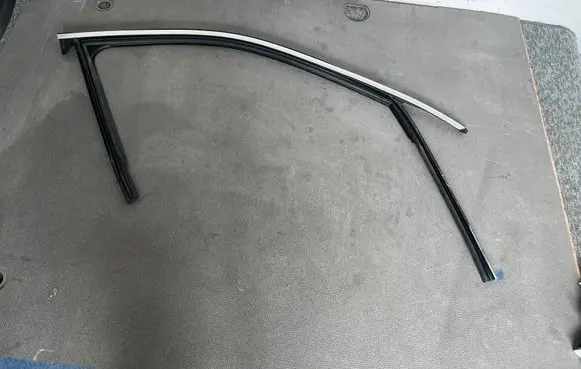 Audi Q5 SQ5 FY Rubber seal front door (on door) 80A837432A