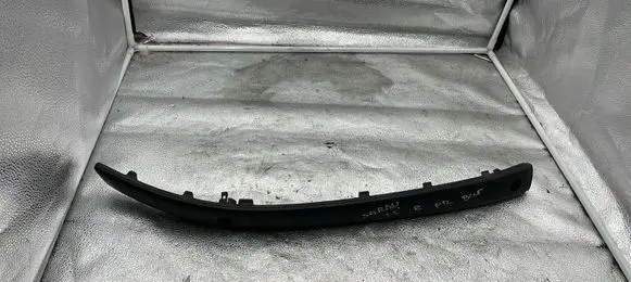 Front bumper splitter molding