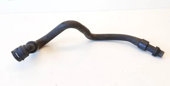 Opel Insignia A Engine coolant pipe/hose 13220138 565563897