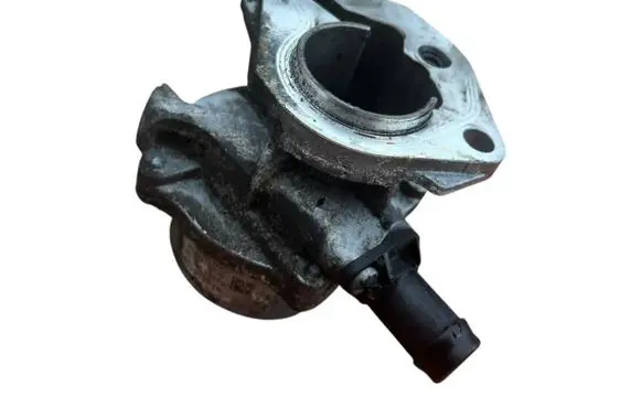 Mercedes-Benz A W176 Vacuum pump 705641000 146505272R 16T2071578