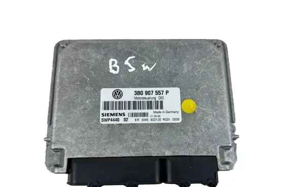 Volkswagen PASSAT B5.5 Engine control unit/module 3B0907557P 5WP444002