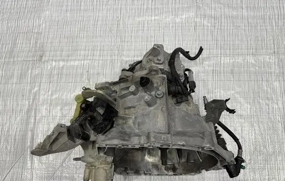 Jeep Avenger Manual 5 speed gearbox 9811243810