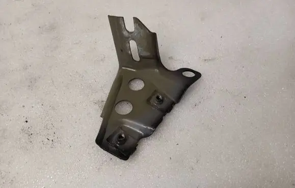 Opel Ampera Fender mounting bracket