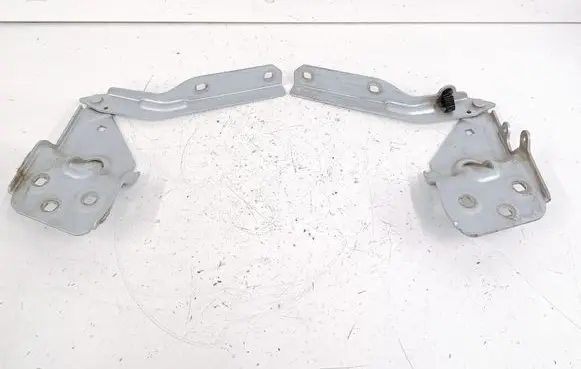 Volkswagen Touareg II Engine bonnet/hood hinges 7P6823301 7P6823302