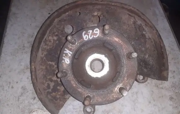 Ford Ranger Front wheel hub 1456040