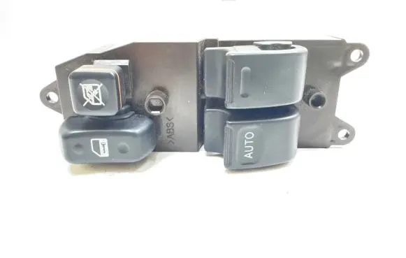 Toyota Yaris Electric window control switch 0115L47