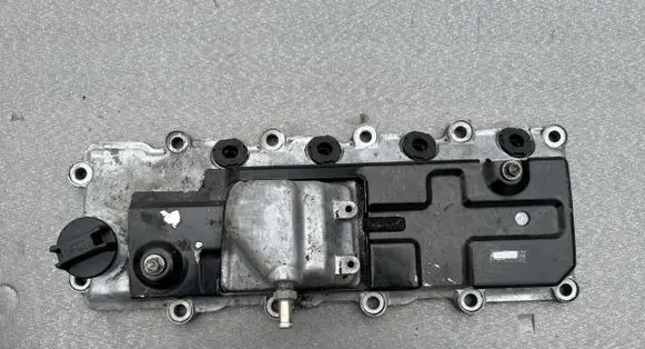 Nissan Patrol Y61 Rocker cam cover 13264VC102