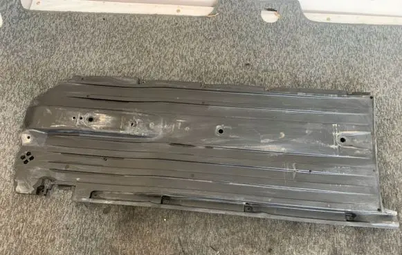 Suzuki SX4 S-Cross Center/middle under tray cover 