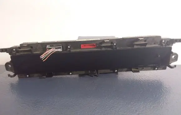 Speedometer (instrument cluster)