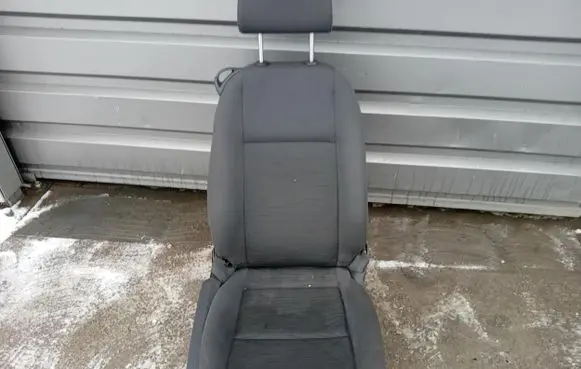 Volkswagen Golf V Front passenger seat 
