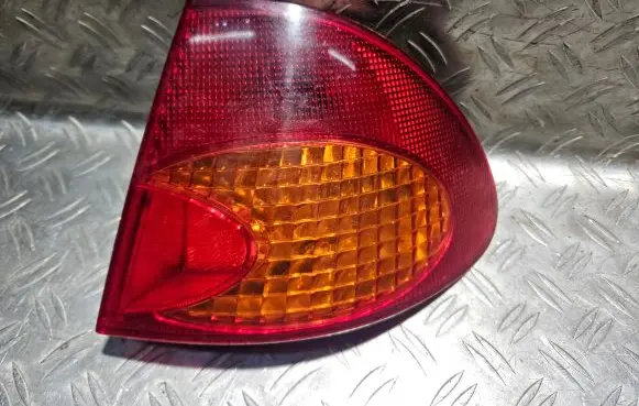 Toyota Avensis T220 Rear/tail lights 2329