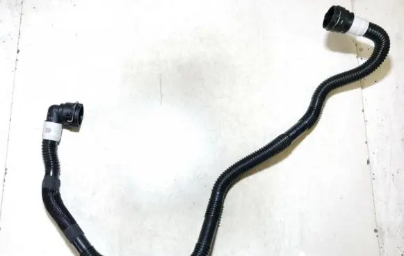 Tesla Model 3 Engine coolant pipe/hose 107758500d 1077585-00-d