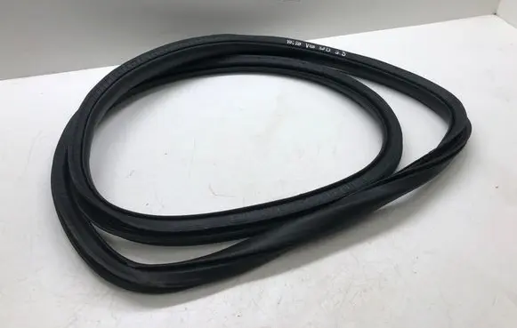 Volvo V40 Rear door rubber seal (on body) 