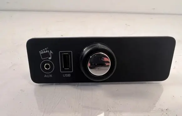 Land Rover Range Rover Sport L494 USB socket connector CPLA19C166CB