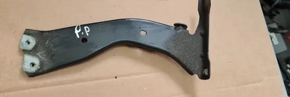 Audi Q3 F3 Fender mounting bracket 83A821132