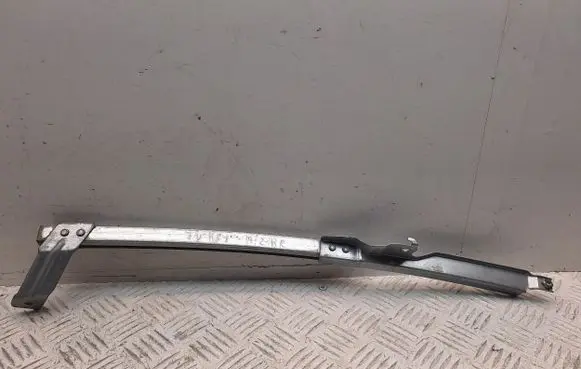 Nissan Juke I F15 Rear door windshield rail 823871KK0A