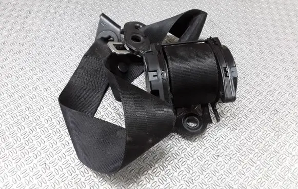 Volkswagen Fox Rear seatbelt